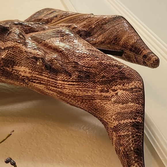 Snakeskin Patterned Knee-High Boots - Picture 2 of 5